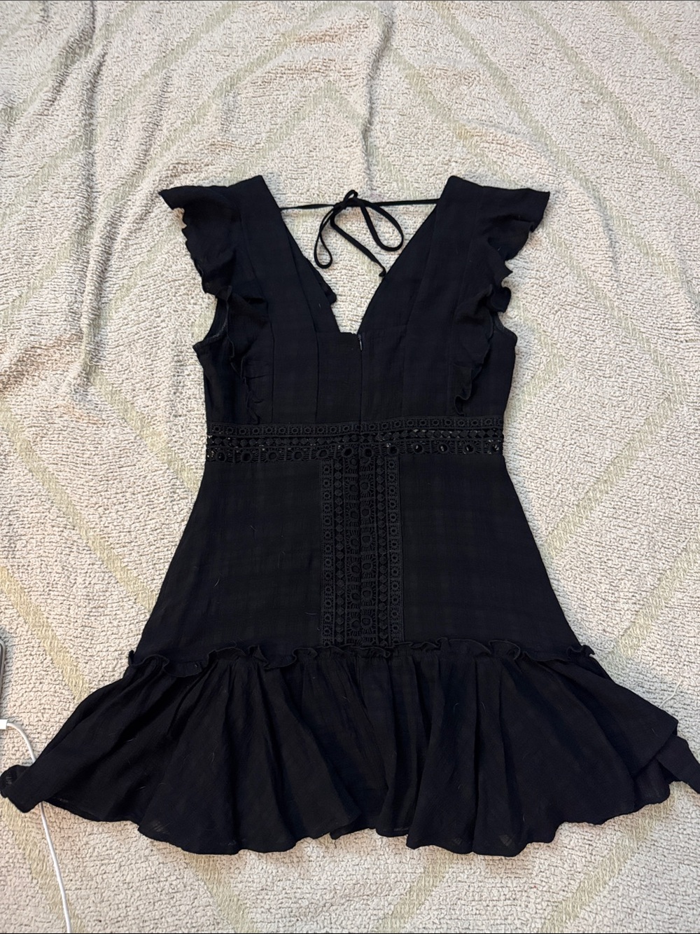 Mi Ami Black Lace Trim Ruffle Mini Dress Size Medium Open Back Boho - Picture 3 of 4